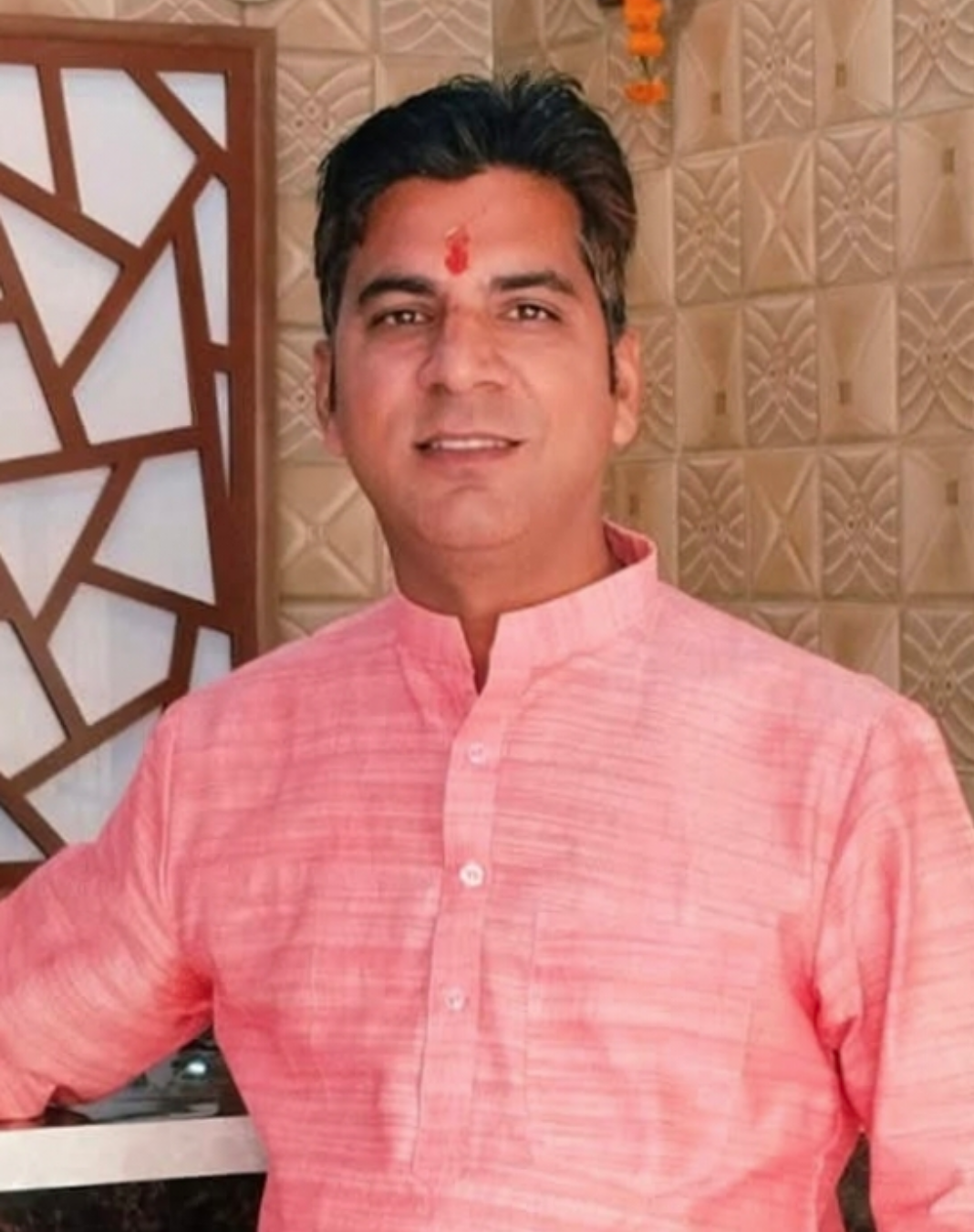 शहर के कई क्षेत्रों में पानी सप्लाई की कमी यात्रा सीजन में पानी की किल्लत से परेशान यात्री ओर स्थानीय निवासी- सुनील सेठी