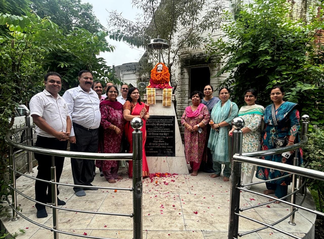 अमर शहीद जगदीश वत्स को श्रद्धांजलि, नवंबर में भव्य एलुमनाई मीट के आयोजन की तैयारियों पर चर्चा