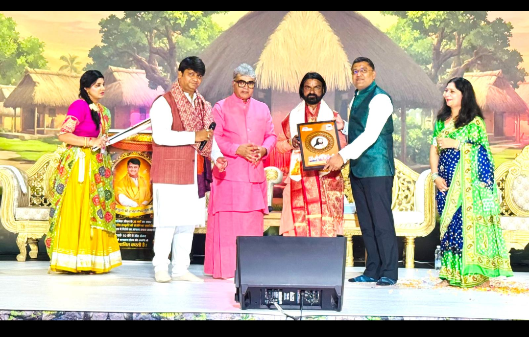 लंदन में सनातन संस्कृति की विजय पताका: महामनीषी निरंजन स्वामी महाराज ‘ग्लोबल पीस अवॉर्ड’ से विभूषित